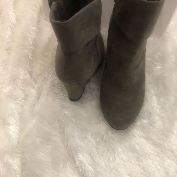 Report grey Riko platform ankle booties size 8.5. Like new - Picture 5 of 5